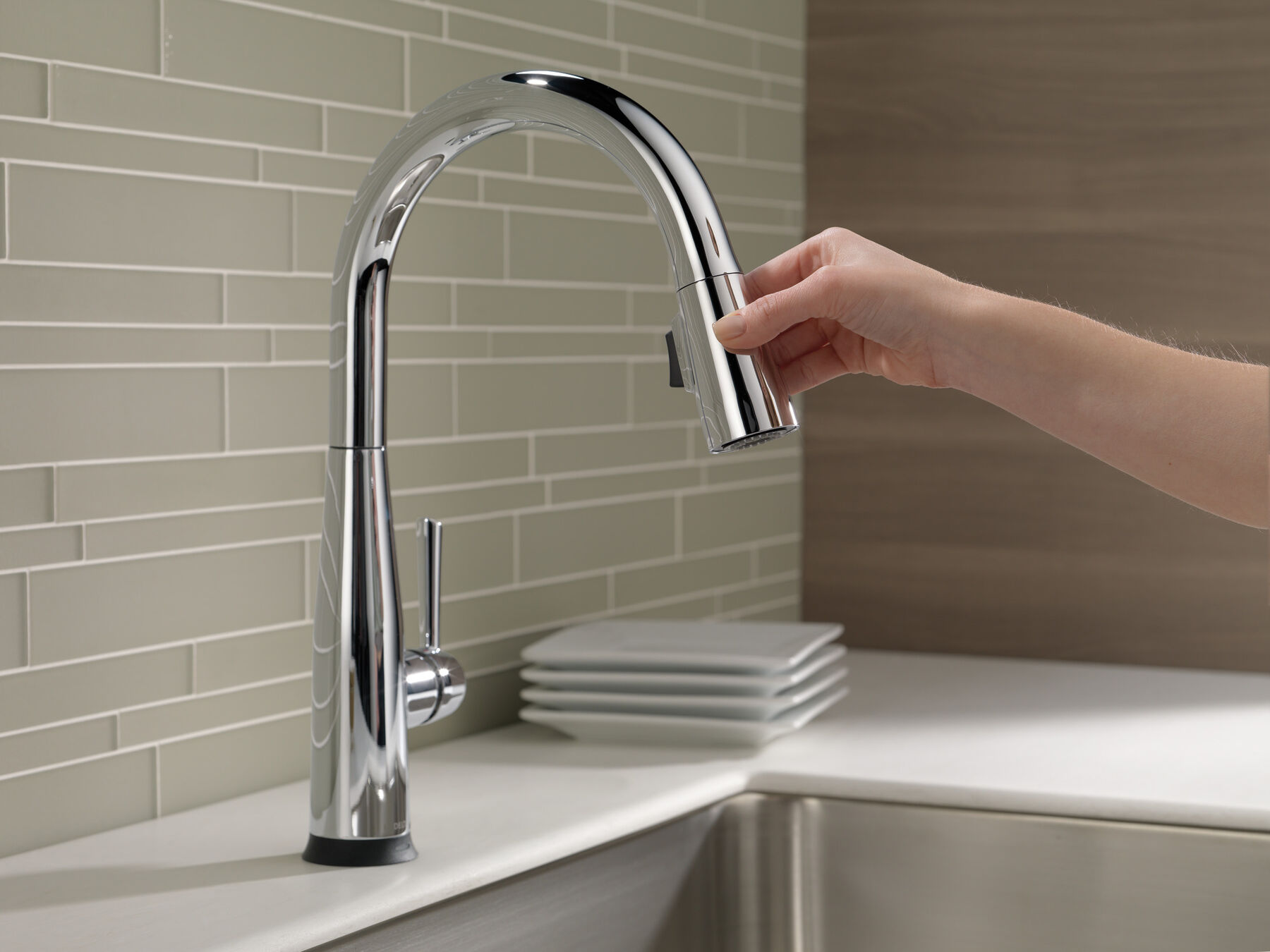 Single Handle Pull-Down Kitchen Faucet with Touch2O&reg; Technology