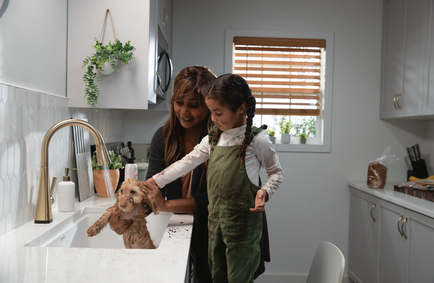 Single-Handle Pull-Down Kitchen Faucet with Touch<sub>2</sub>O&reg; Technology