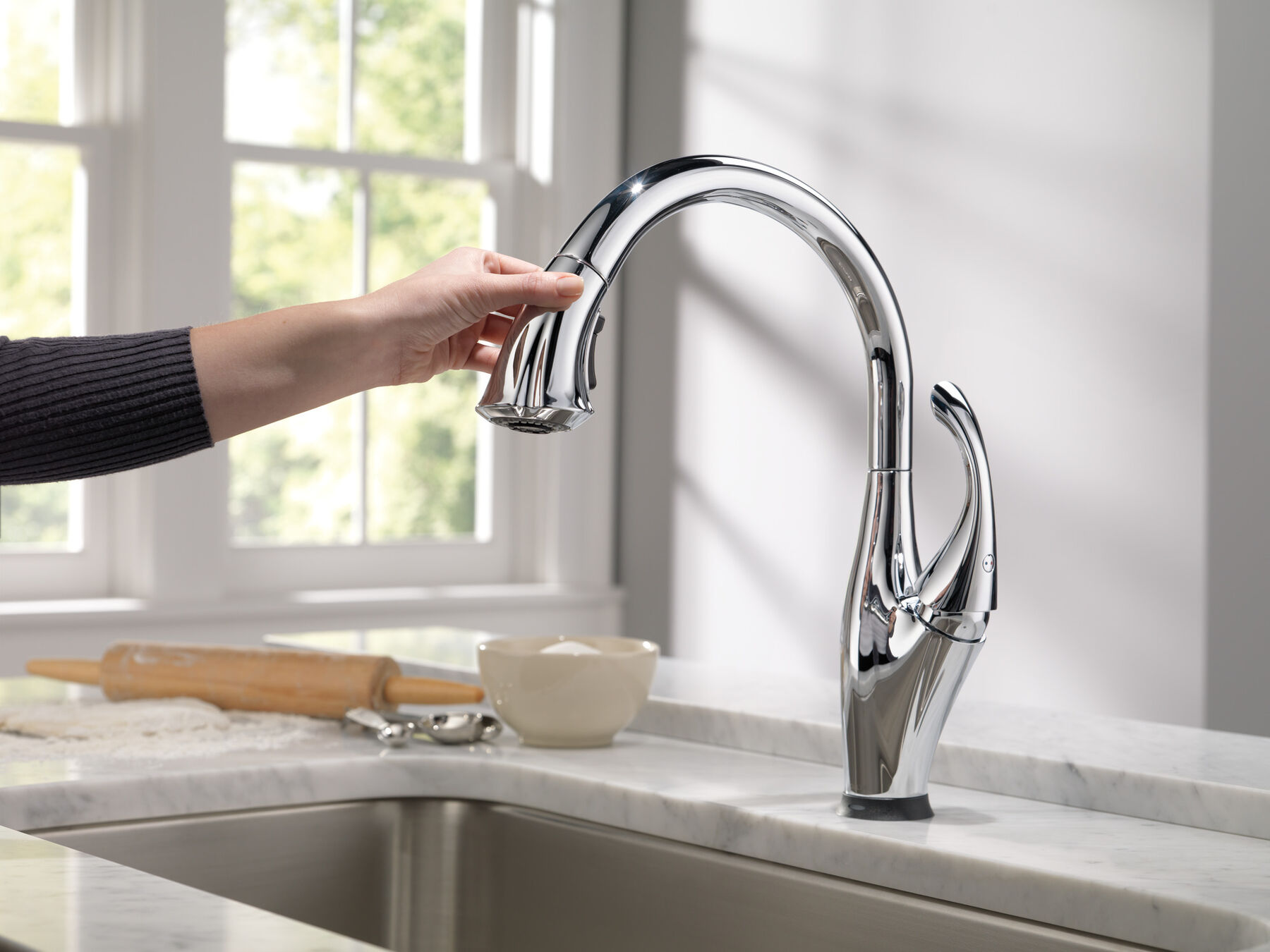 Single Handle Pull-Down Kitchen Faucet with Touch2O&reg; and ShieldSpray&reg; Technologies