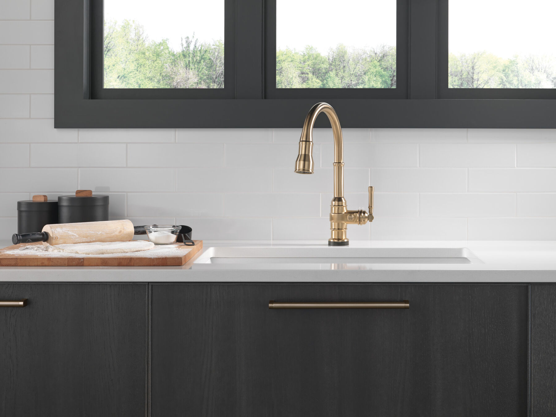 Single Handle Pull-Down Kitchen Faucet With Touch<sub>2</sub>O&reg;  Technology