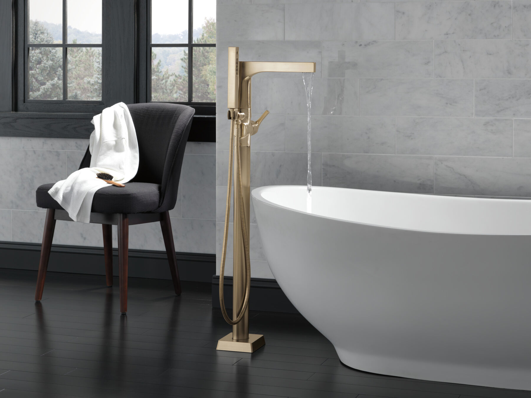 Floor Mount Tub Filler Trim w/ HS 1L (Recertified)