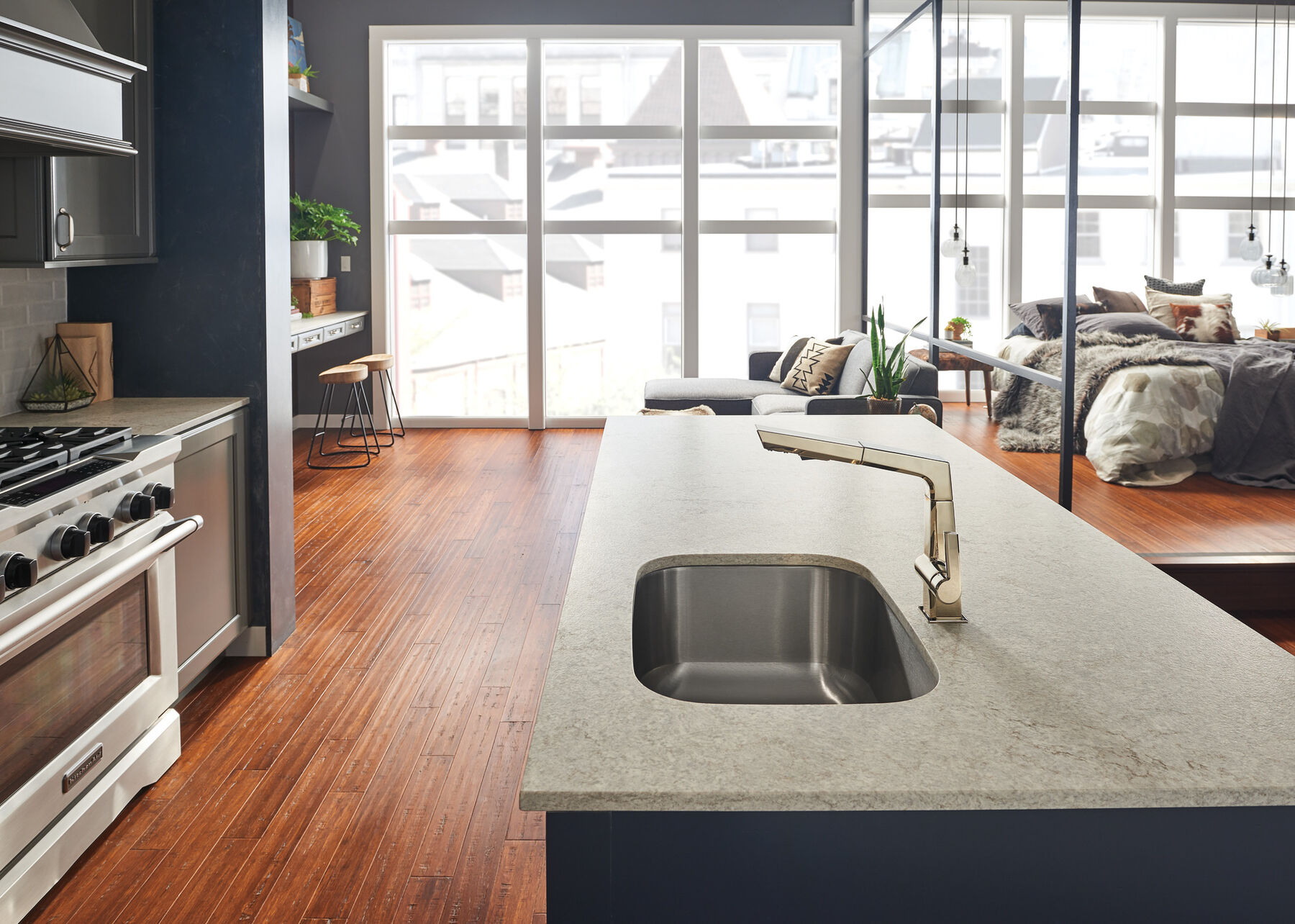 Single Handle Pull Out Kitchen Faucet
