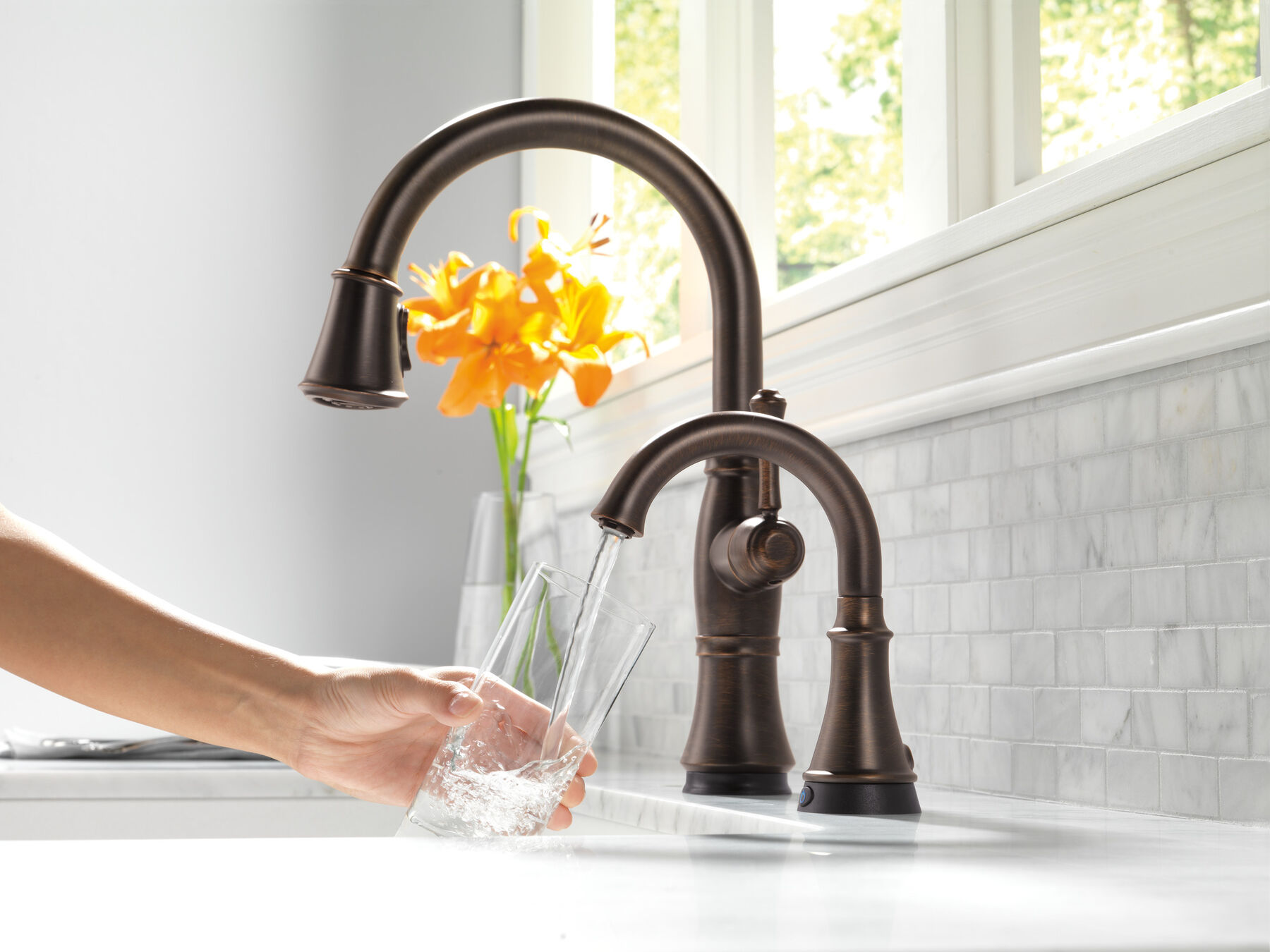 Single Handle Pull-Down Kitchen Faucet with Touch2O&reg; and ShieldSpray&reg; Technologies