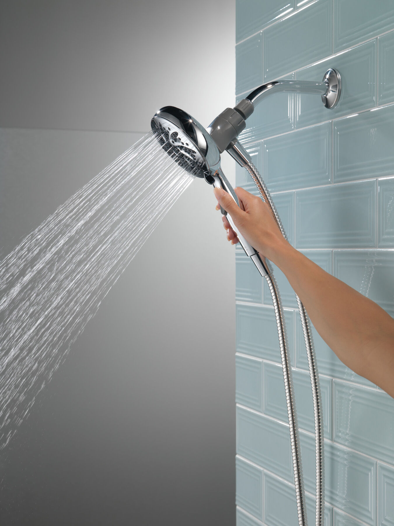 6-Setting SureDock&reg; Magnetic Hand Shower