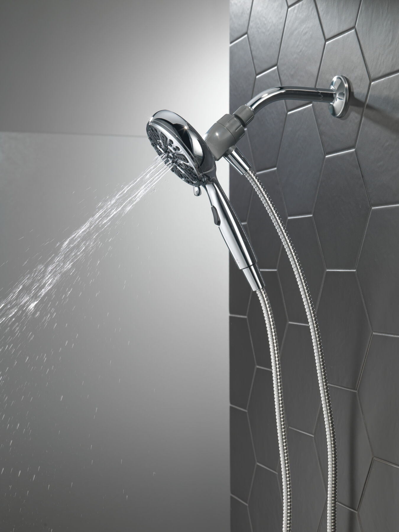 6-Setting SureDock&reg; Magnetic Hand Shower