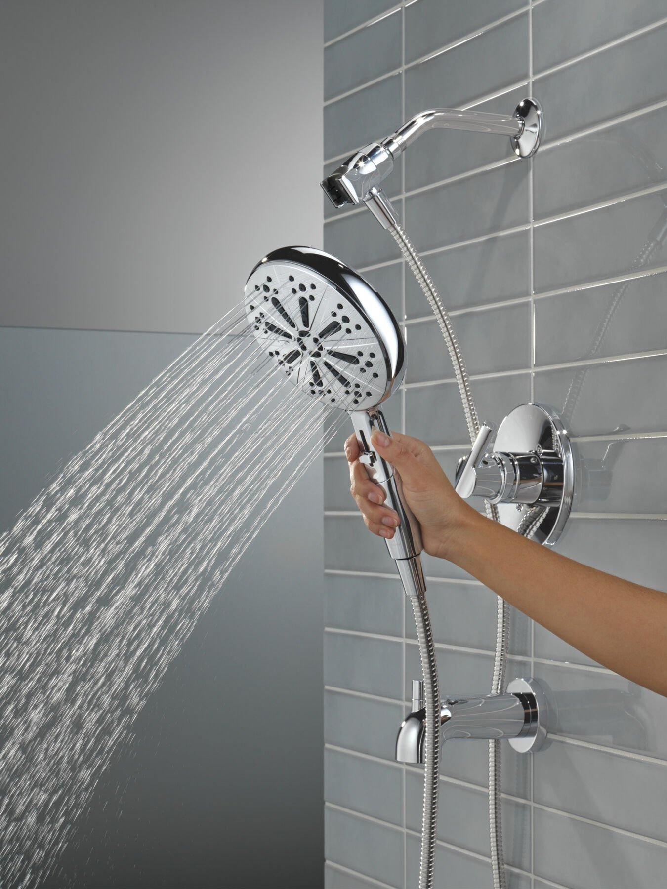 Monitor&reg; 14 Series Tub and Shower with SureDock&reg; Hand Shower