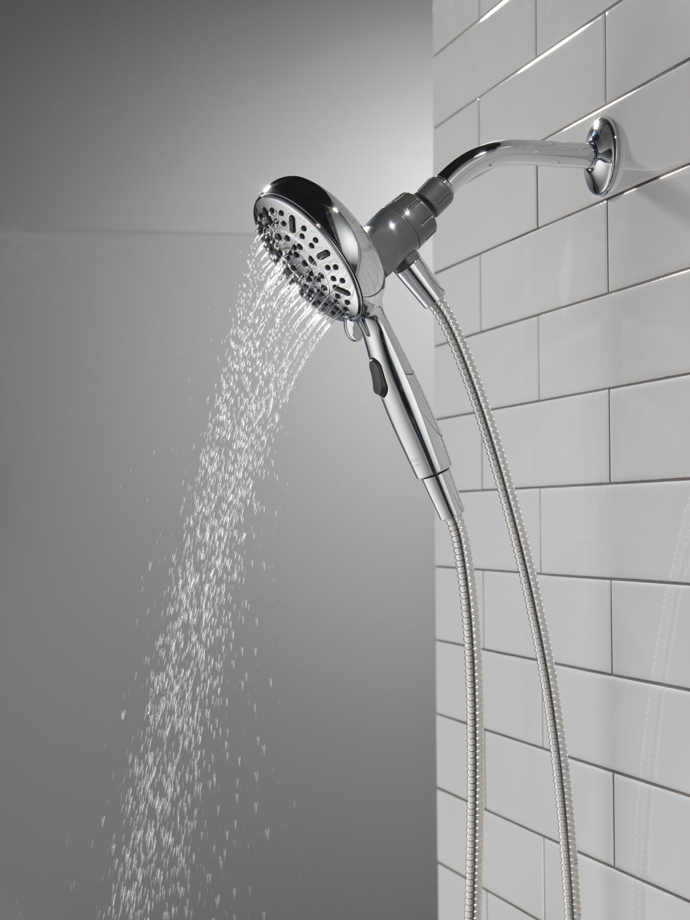 6-Setting SureDock&reg; Magnetic Hand Shower