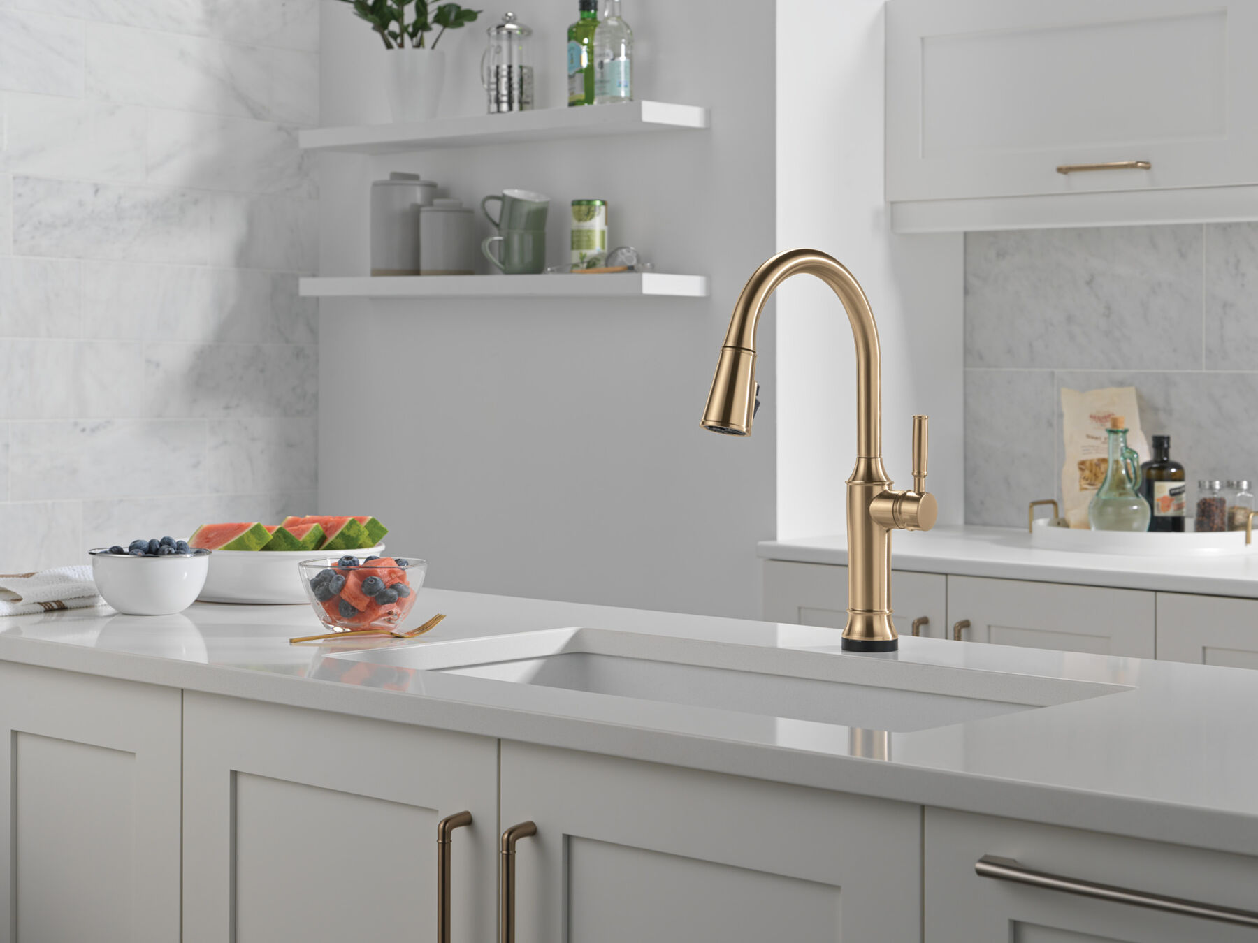 Touch<sub>2</sub>O&reg; Technology Kitchen Faucet with Touchless Technology