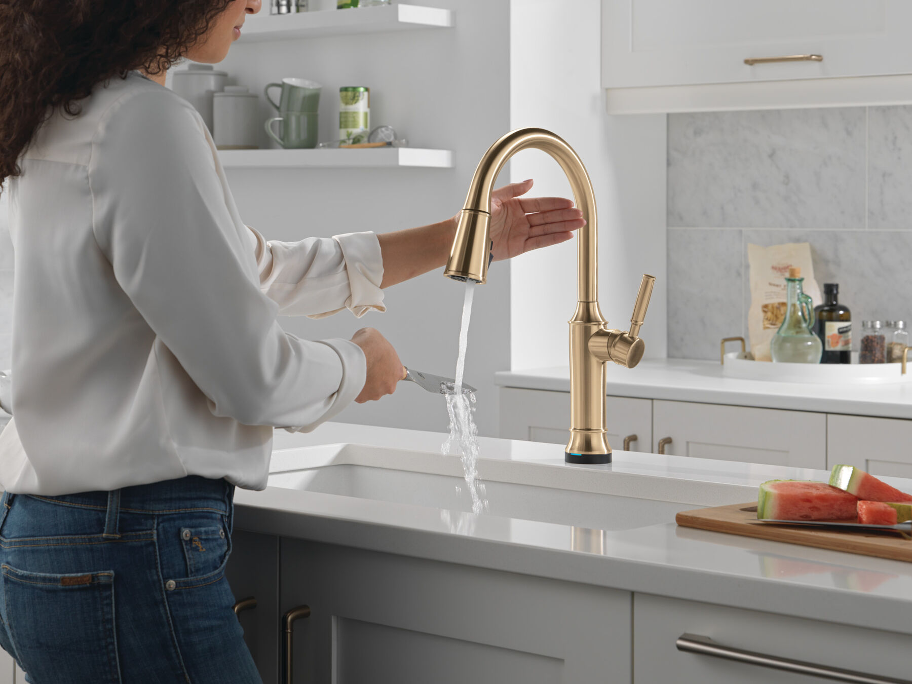 Touch<sub>2</sub>O&reg; Technology Kitchen Faucet with Touchless Technology