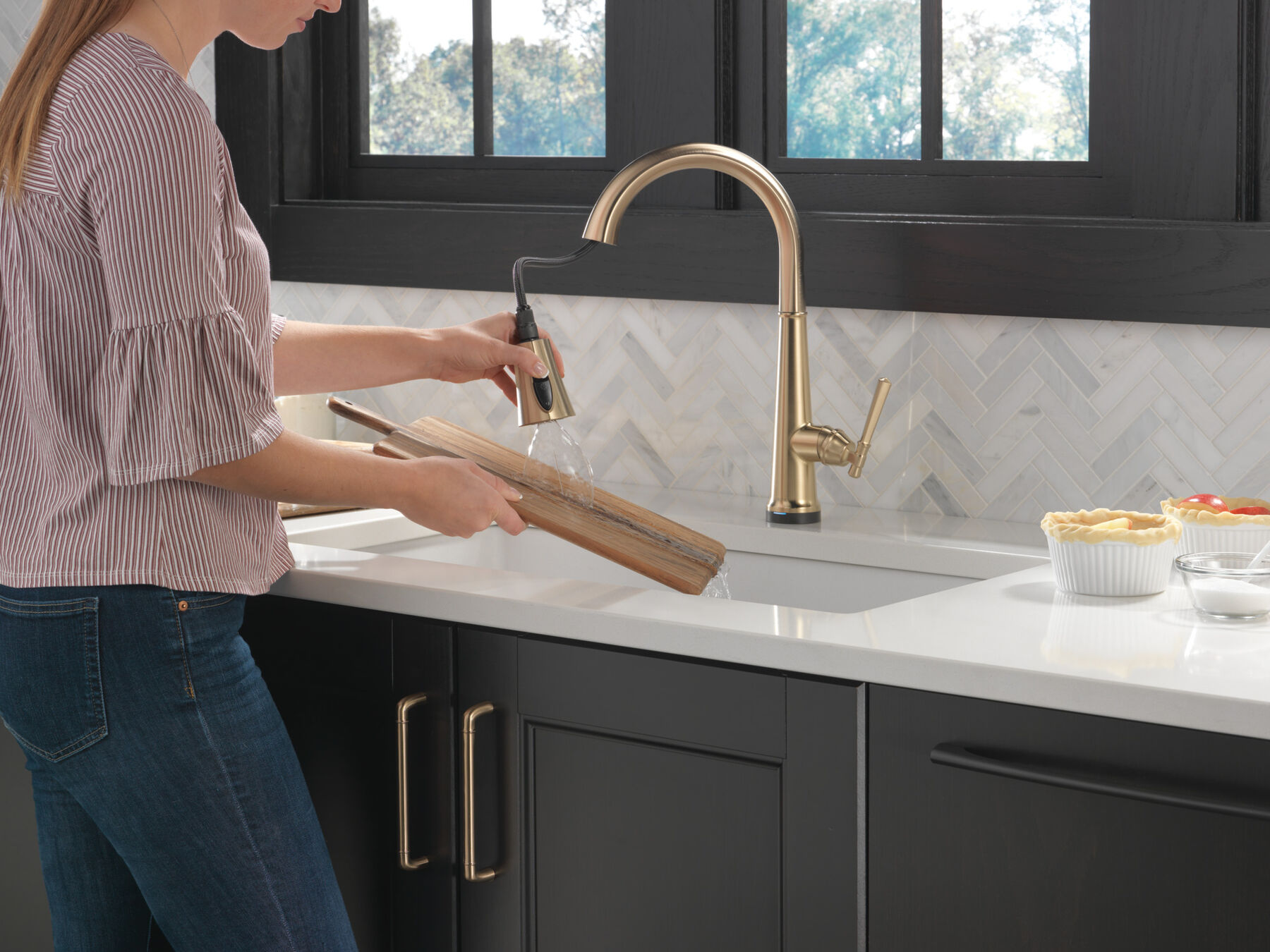 Single Handle Pull-Down Kitchen Faucet with Touch<sub>2</sub>O&reg; Technology