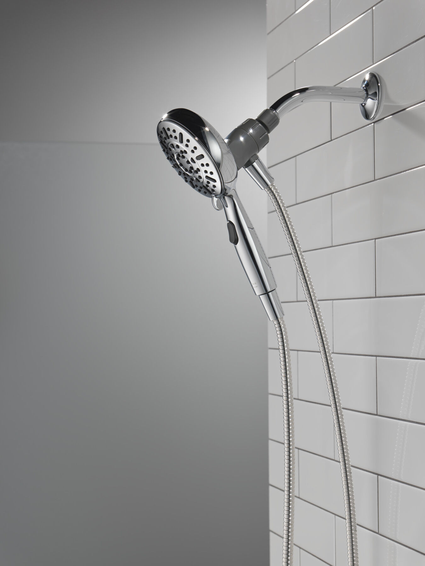 6-Setting SureDock&reg; Magnetic Hand Shower