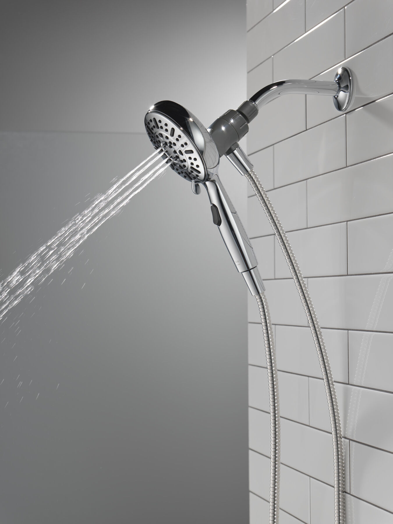 6-Setting SureDock&reg; Magnetic Hand Shower