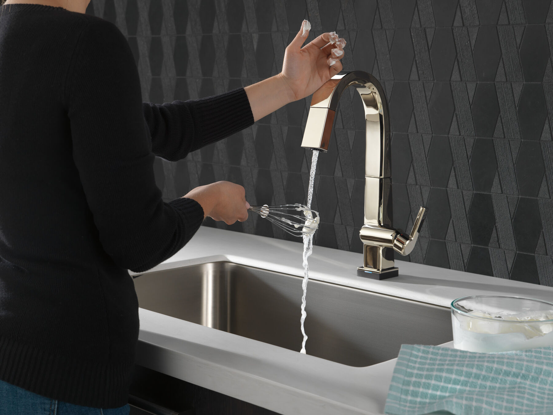 Single Handle Pull Down Bar/Prep Faucet With Touch2O Technology