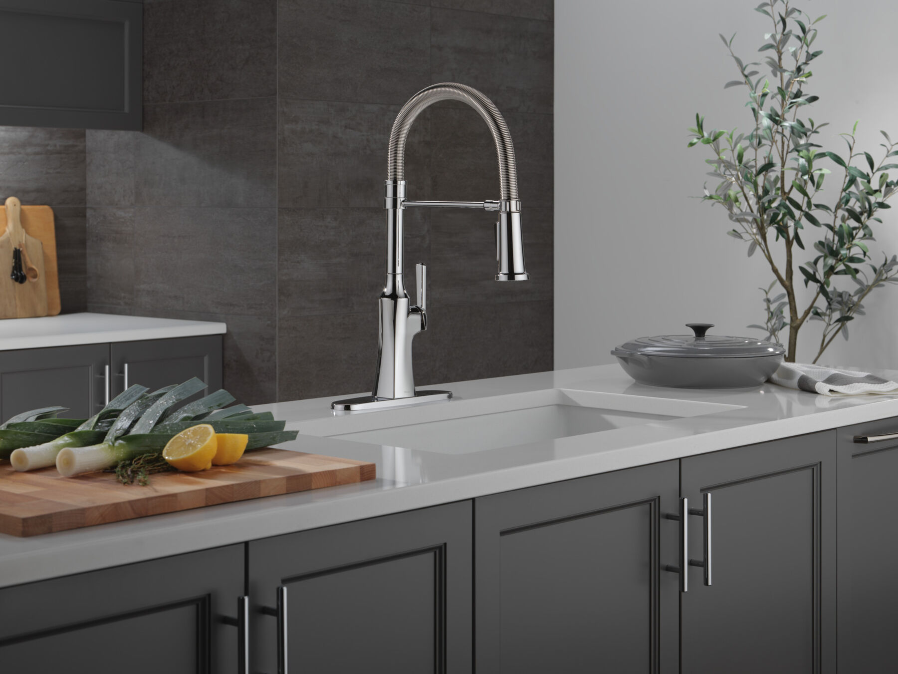 Single Handle Pull-Down Kitchen Faucet With Spring Spout