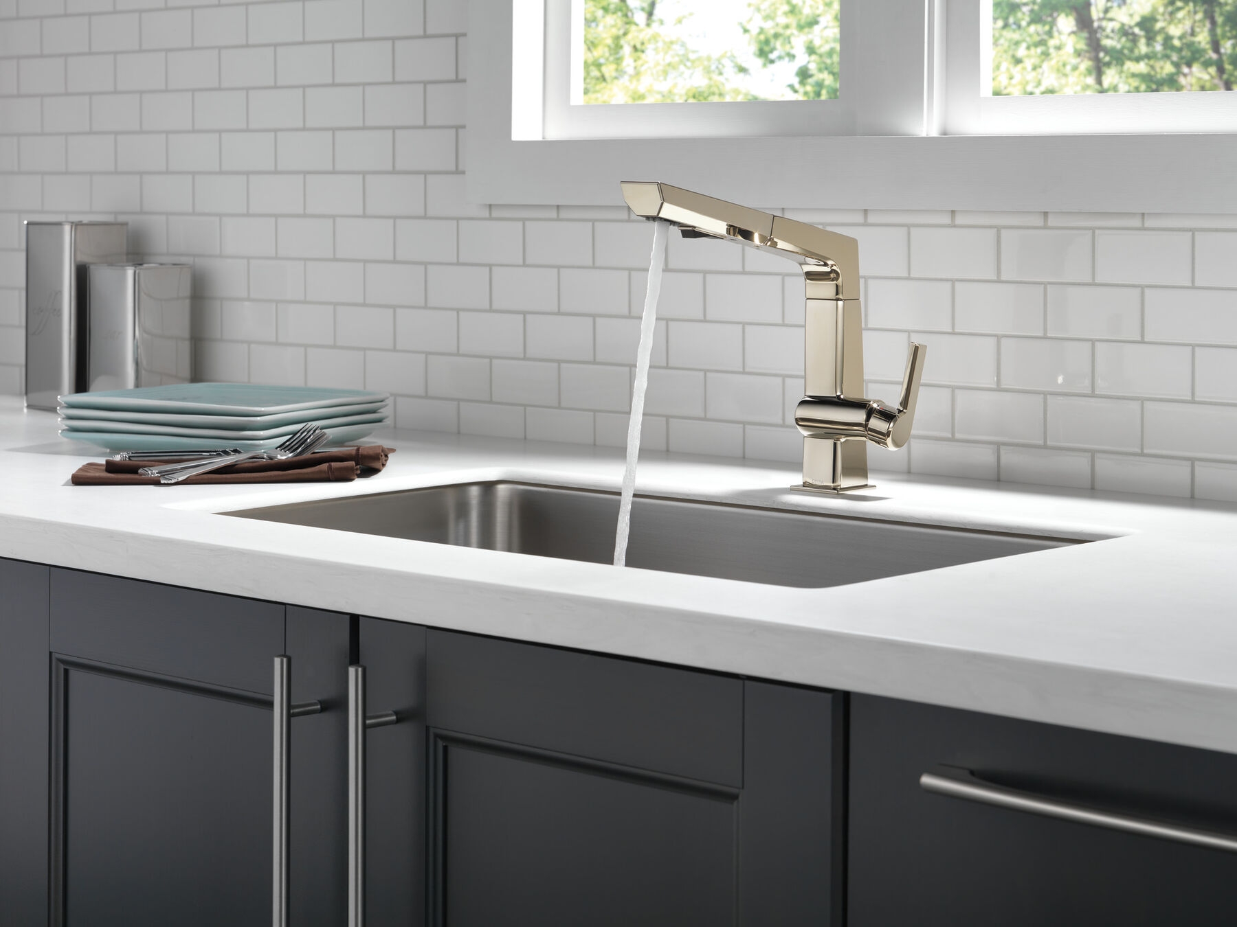 Single Handle Pull Out Kitchen Faucet