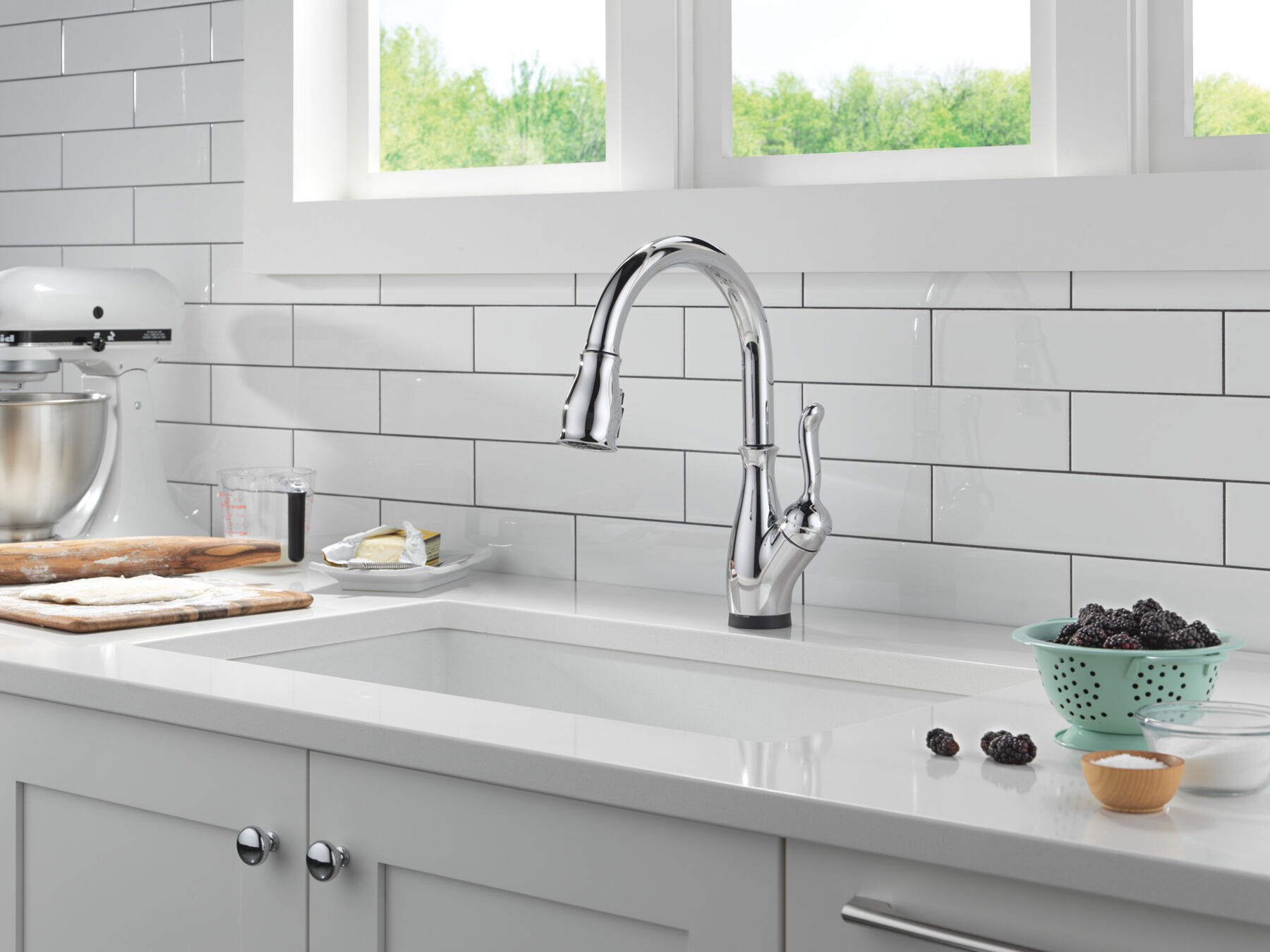 Touch<sub>2</sub>O&reg; Technology Kitchen Faucet with Touchless Technology