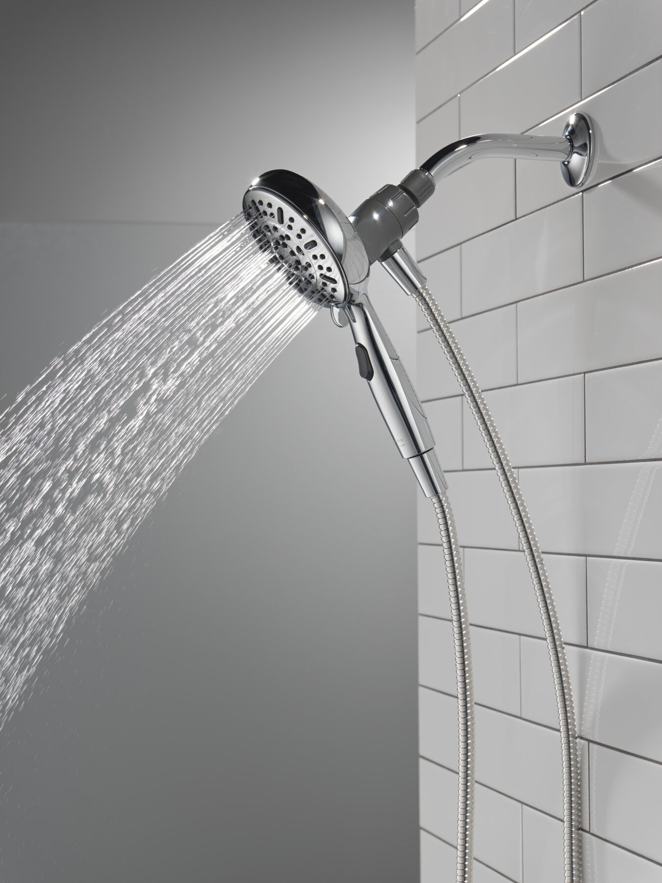 6-Setting SureDock&reg; Magnetic Hand Shower