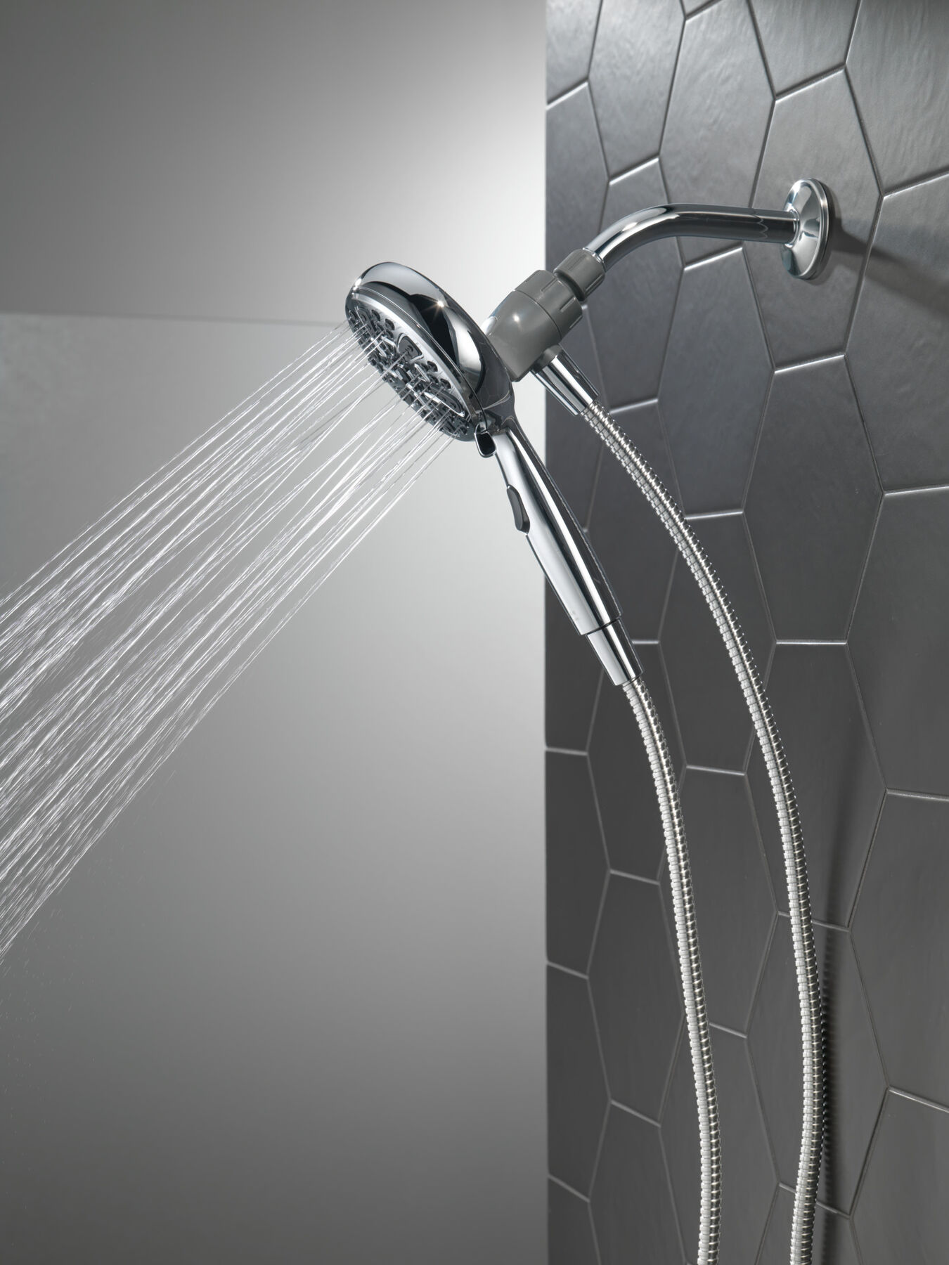 6-Setting SureDock&reg; Magnetic Hand Shower