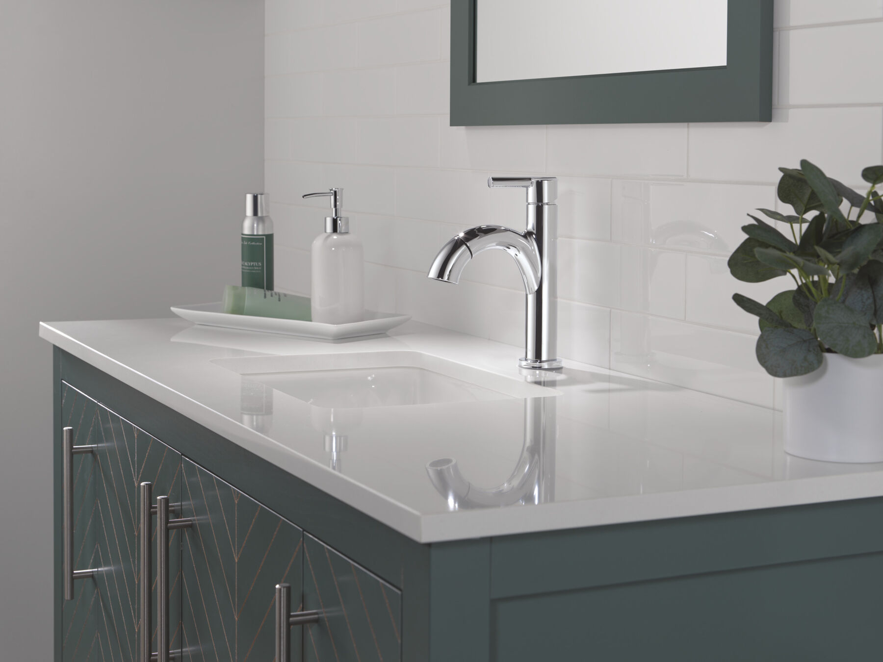 Single Handle Pull-Down Bathroom Faucet