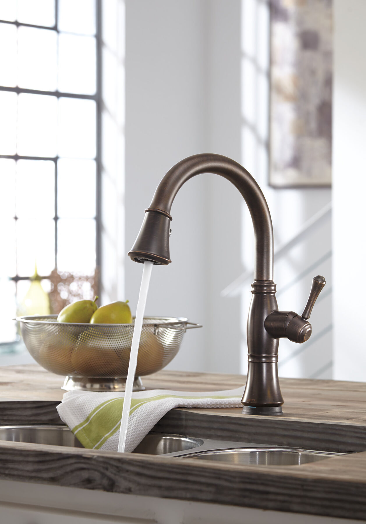 Single Handle Pull-Down Kitchen Faucet with Touch2O&reg; and ShieldSpray&reg; Technologies