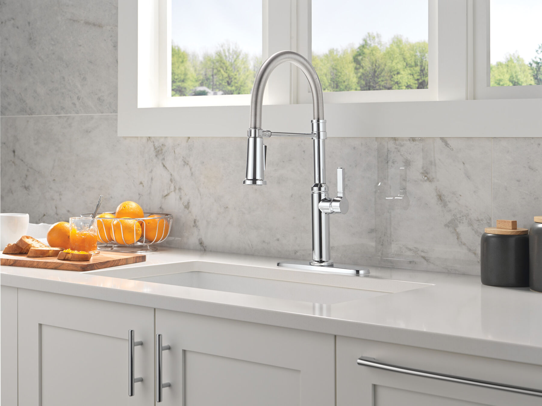 Single Handle Pull-Down Kitchen Faucet With Spring Spout