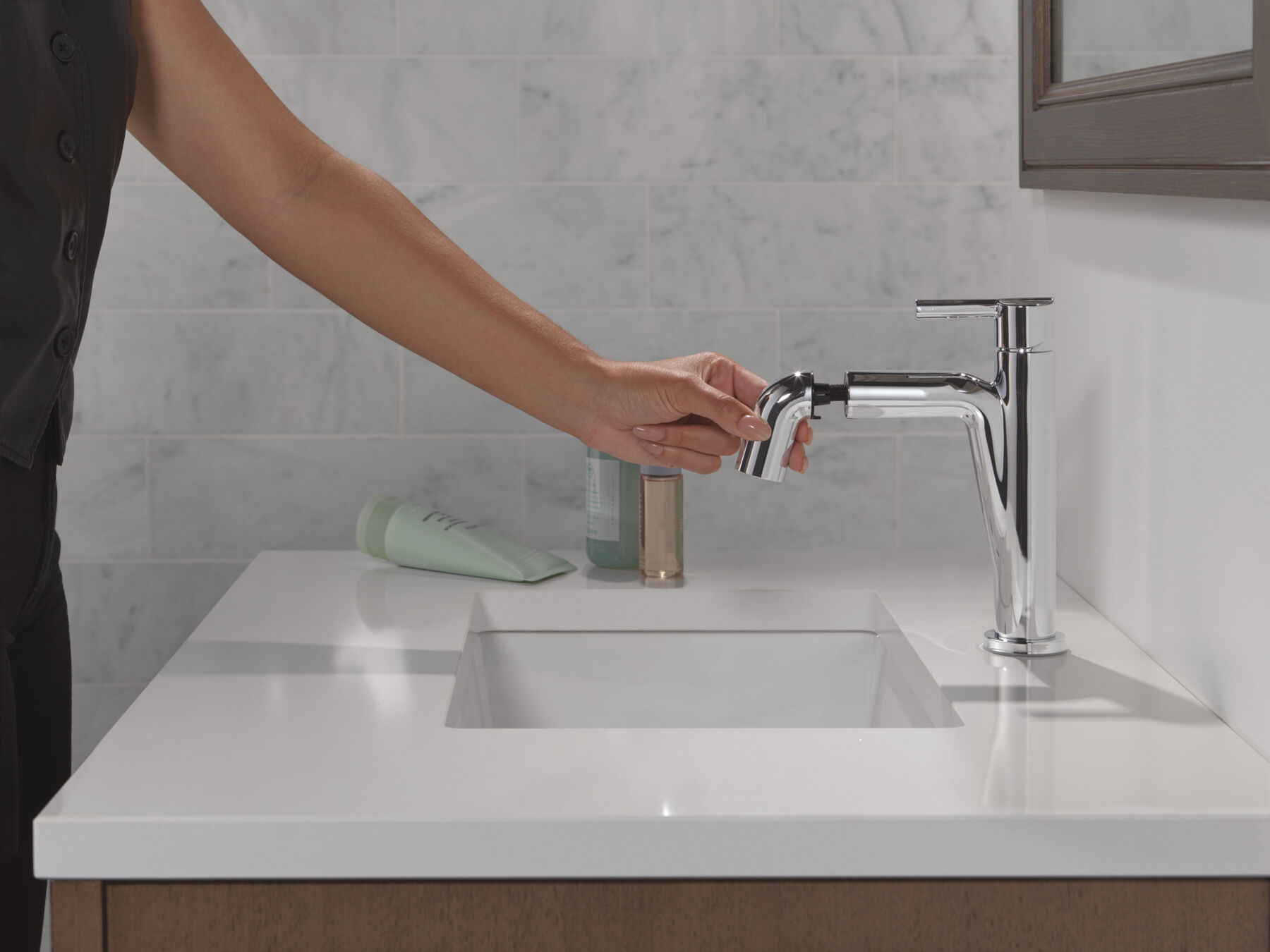 Single Handle Pull-Down Bathroom Faucet