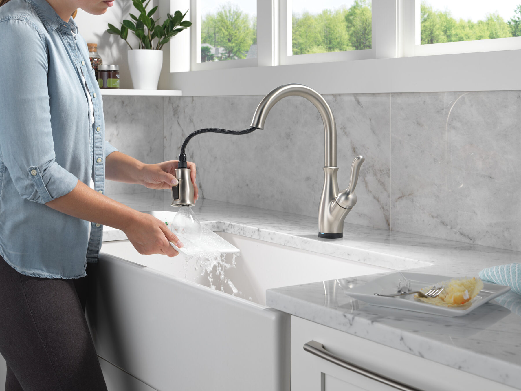 VoiceIQ&reg; Kitchen Faucet with Touch<sub>2</sub>O&reg; Technology with Touchless Technology