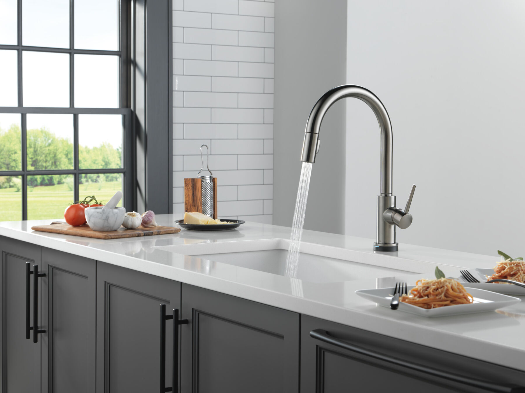 Touch<sub>2</sub>O&reg; Technology Kitchen Faucet with Touchless Technology