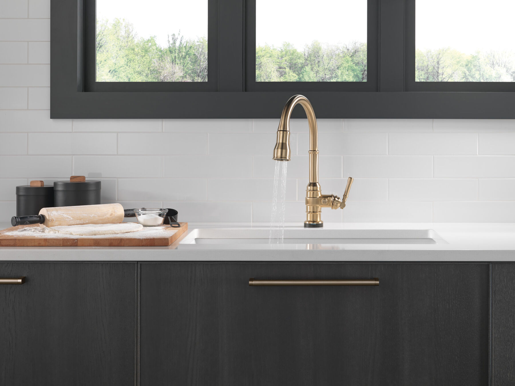 Single Handle Pull-Down Kitchen Faucet With Touch<sub>2</sub>O&reg;  Technology