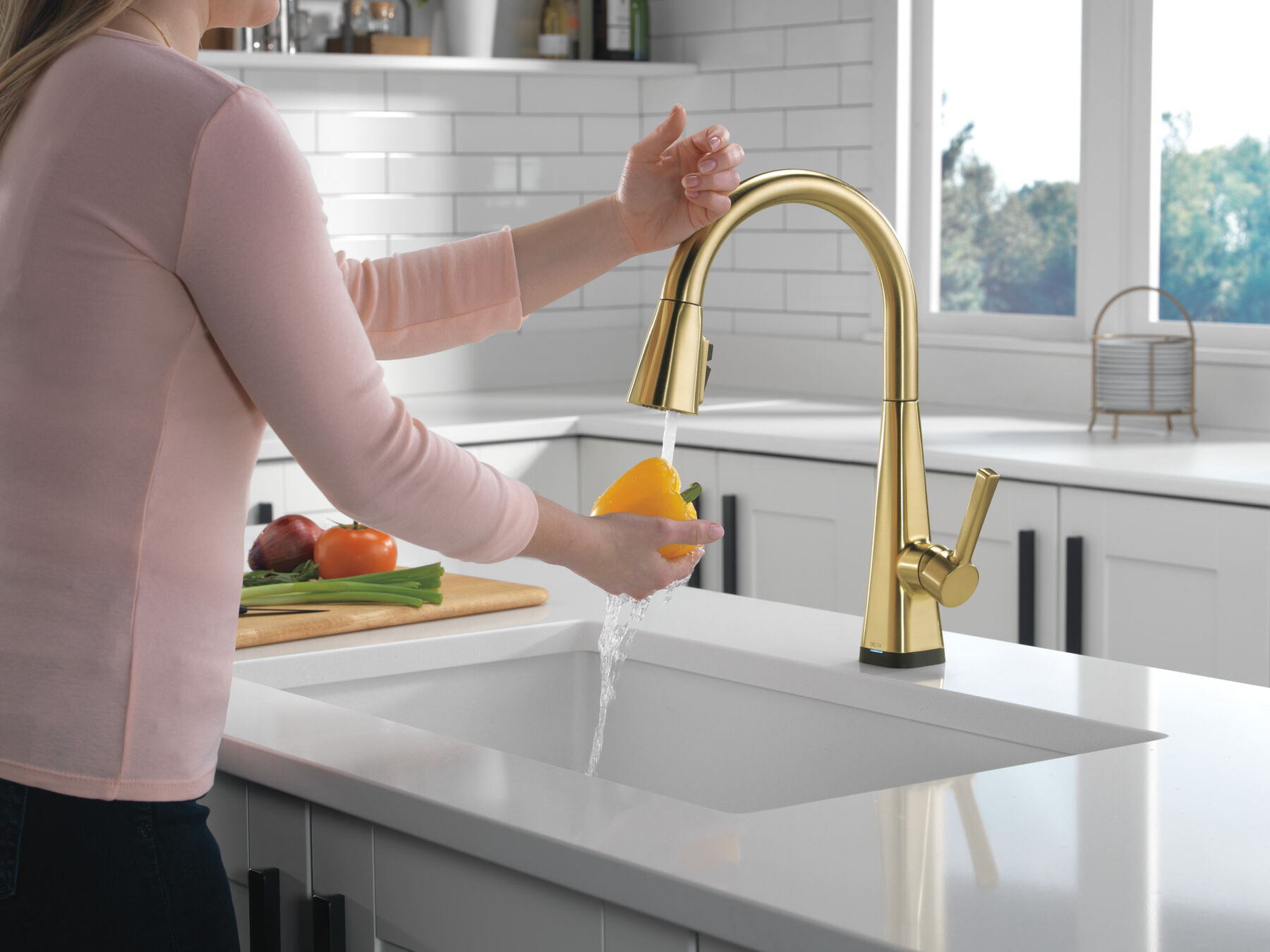 Single-Handle Pull-Down Kitchen Faucet with Touch<sub>2</sub>O&reg; Technology