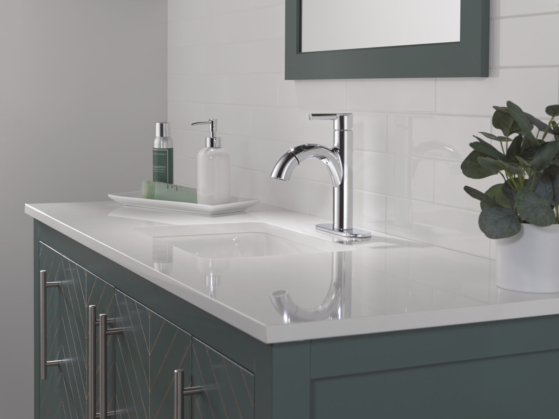 Single Handle Pull-Down Bathroom Faucet