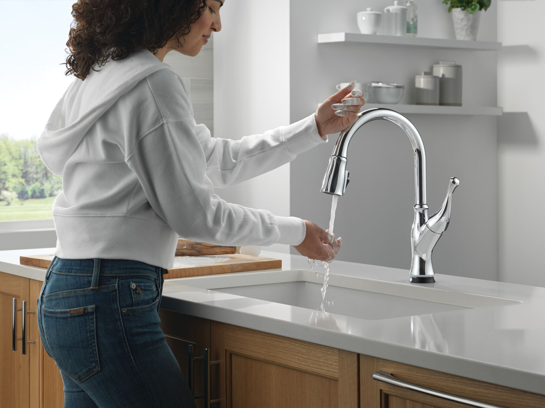 Touch<sub>2</sub>O&reg; Technology Kitchen Faucet with Touchless Technology