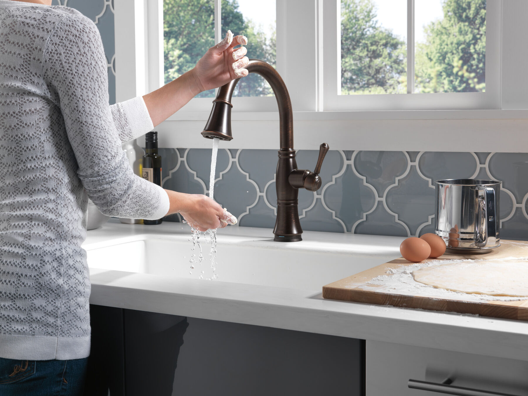Single Handle Pull-Down Kitchen Faucet with Touch2O&reg; and ShieldSpray&reg; Technologies
