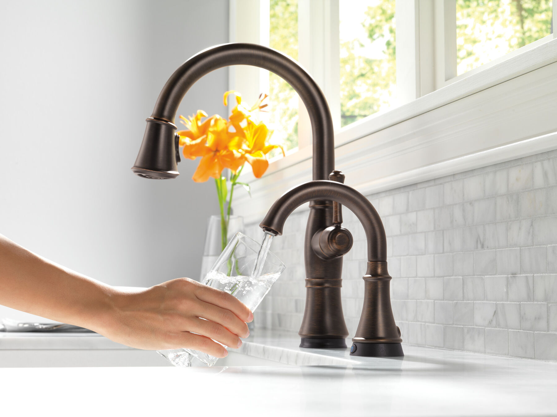 Single Handle Pull-Down Kitchen Faucet with Touch2O&reg; and ShieldSpray&reg; Technologies
