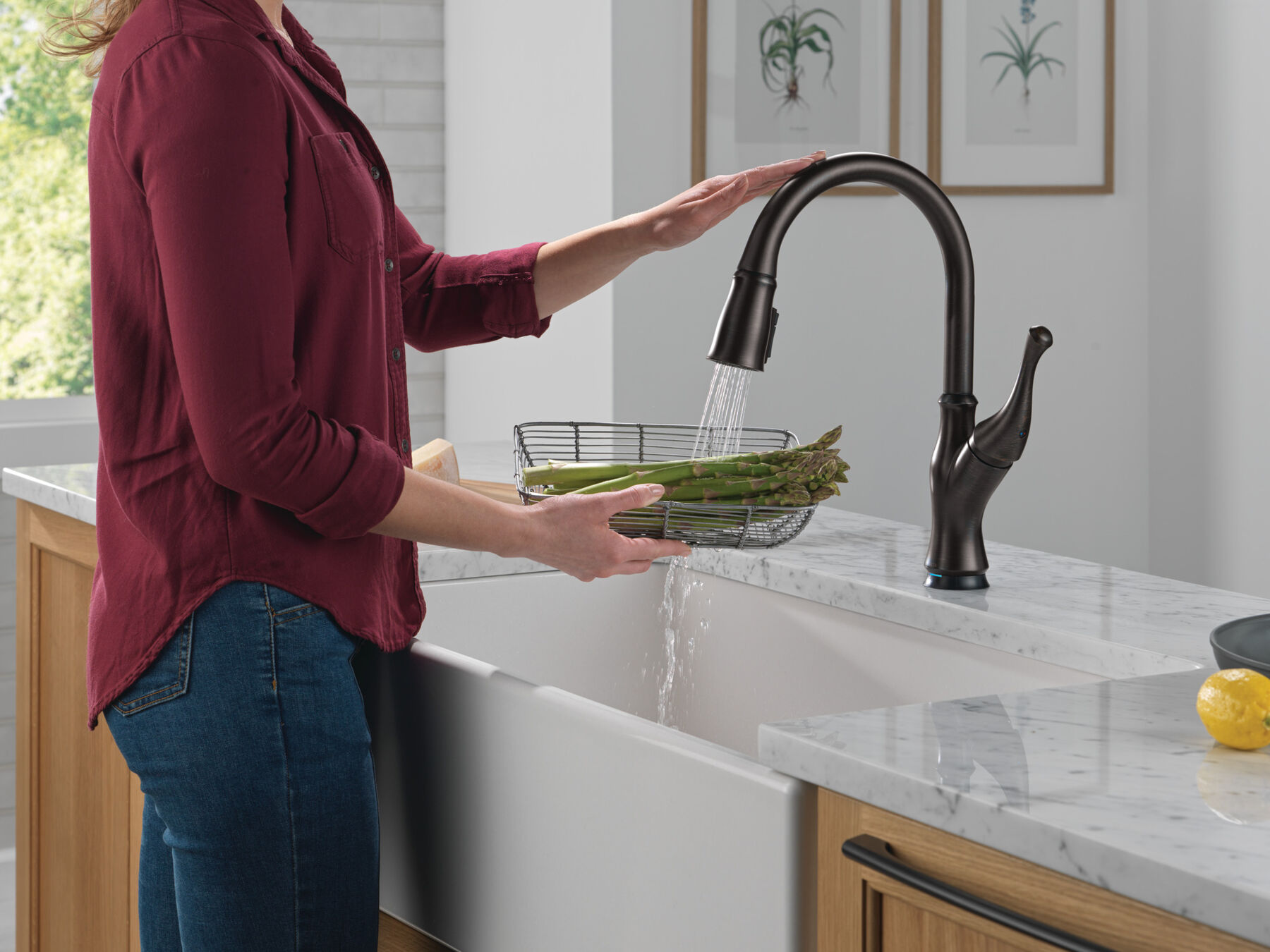 Touch<sub>2</sub>O&reg; Technology Kitchen Faucet with Touchless Technology