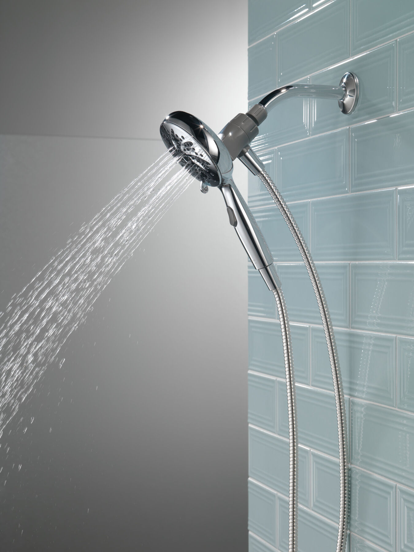 6-Setting SureDock&reg; Magnetic Hand Shower