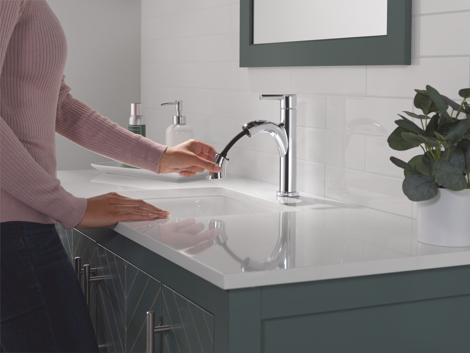 Single Handle Pull-Down Bathroom Faucet