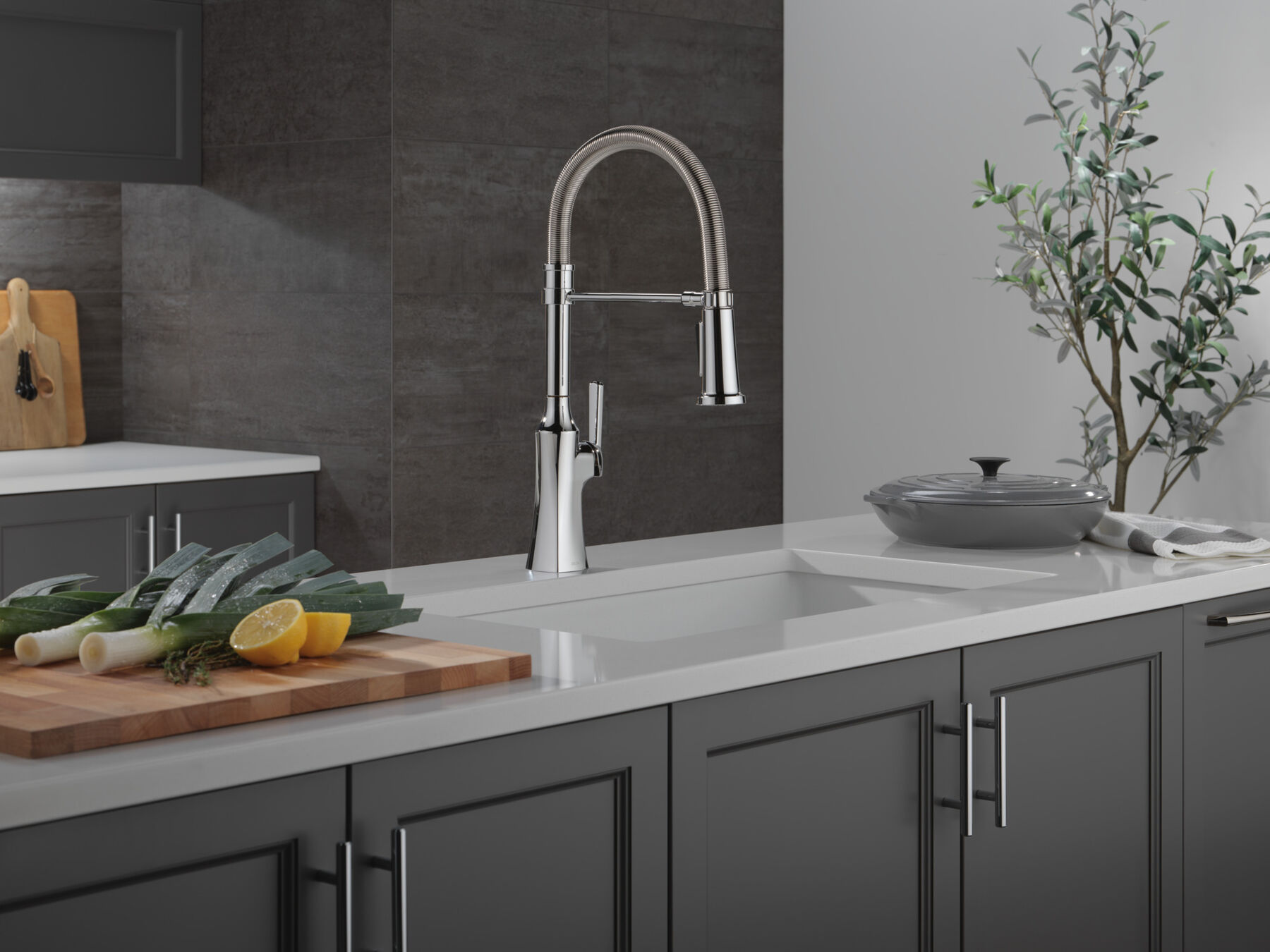 Single Handle Pull-Down Kitchen Faucet With Spring Spout