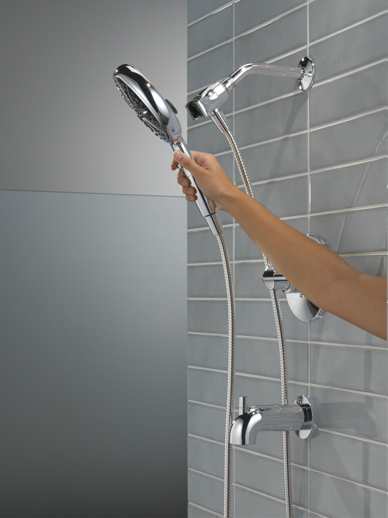 Monitor&reg; 14 Series Tub and Shower with SureDock&reg; Hand Shower