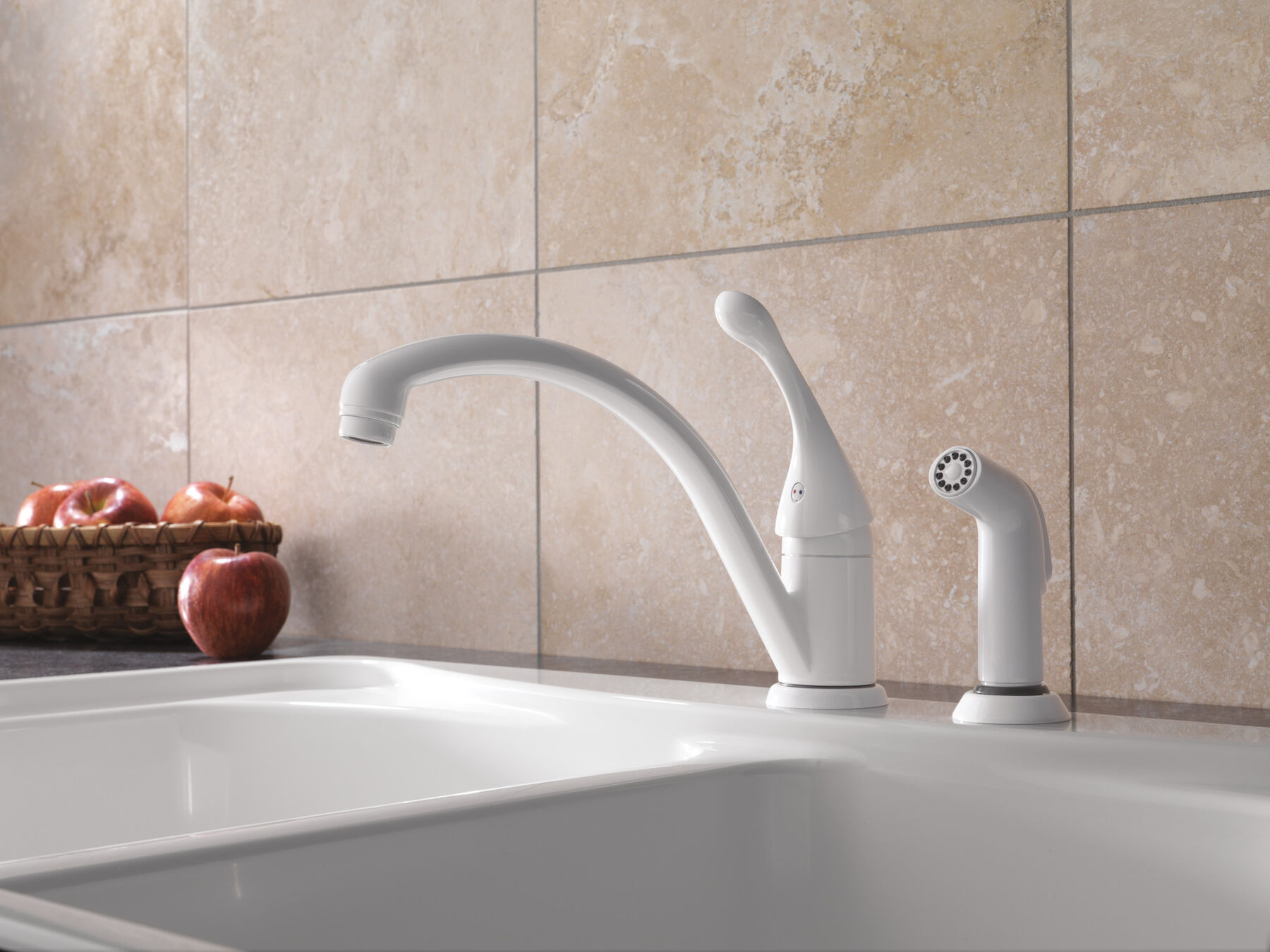 Single Handle Kitchen Faucet with Spray
