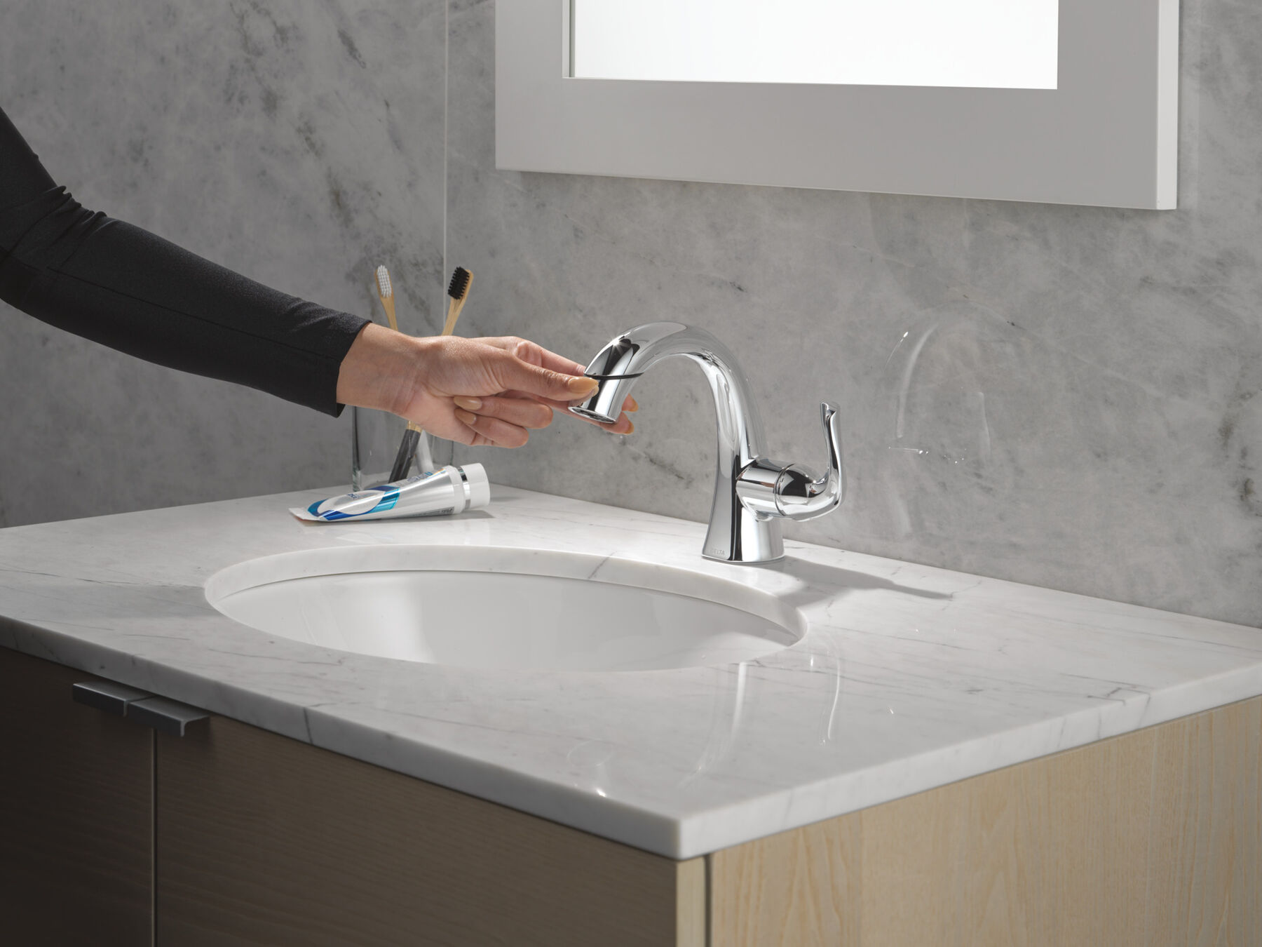 Single Handle Pull-Down Bathroom Faucet