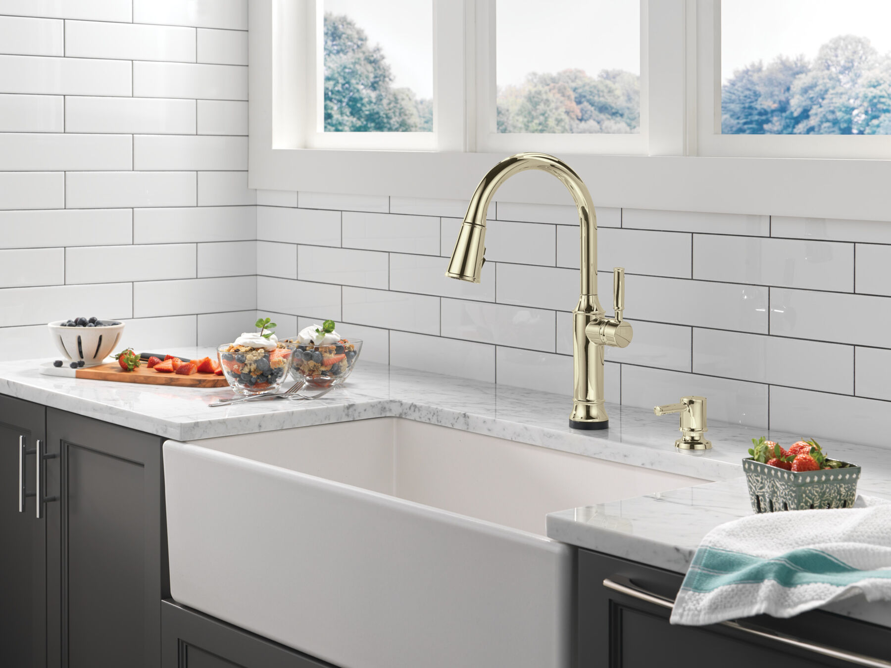 Touch<sub>2</sub>O&reg; Technology Kitchen Faucet with Touchless Technology