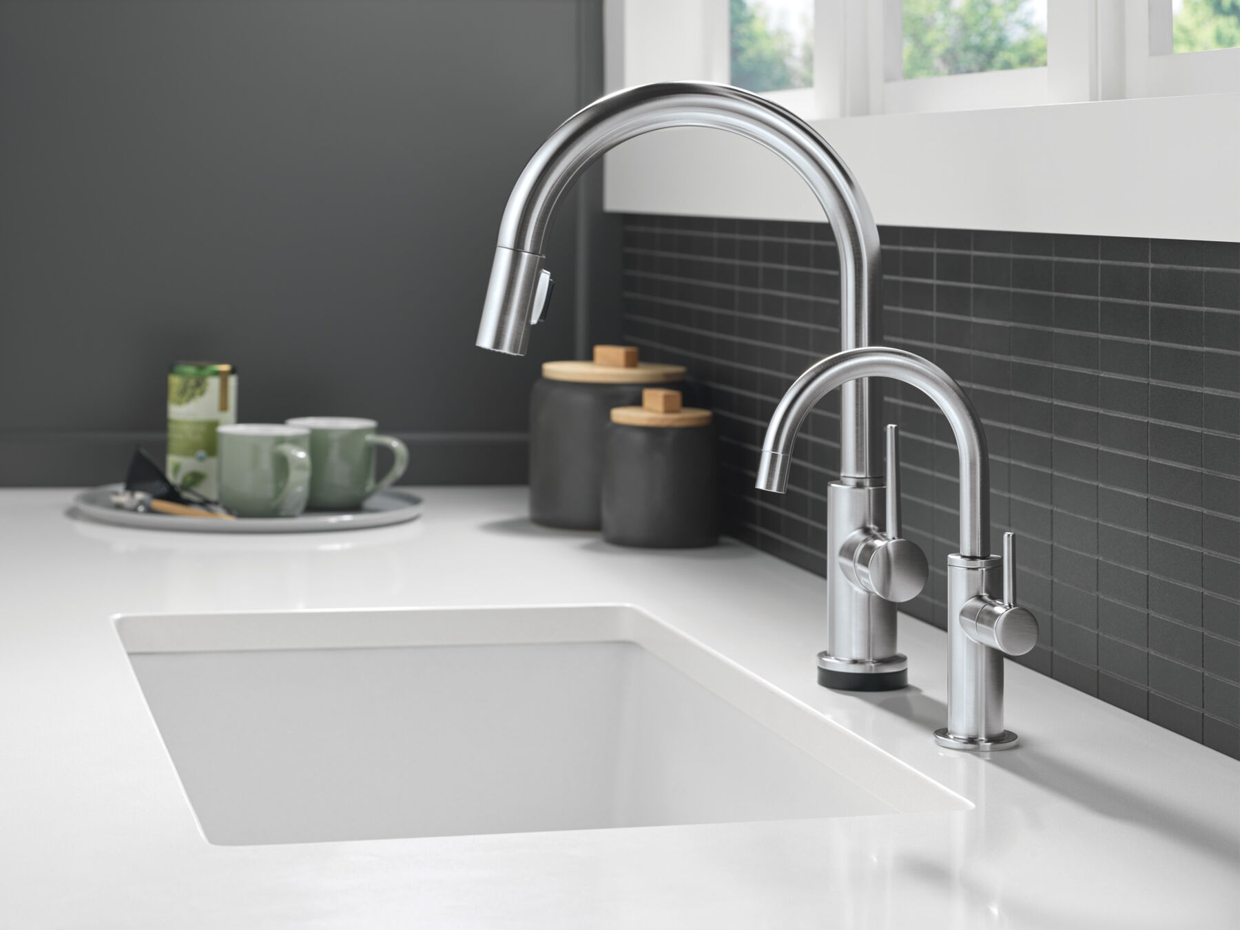 Touch<sub>2</sub>O&reg; Technology Kitchen Faucet with Touchless Technology