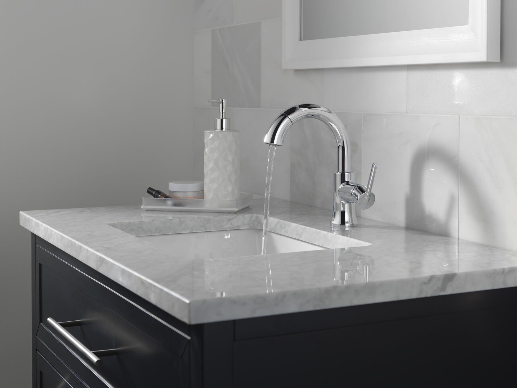 Single Handle Pull-Down Bathroom Faucet