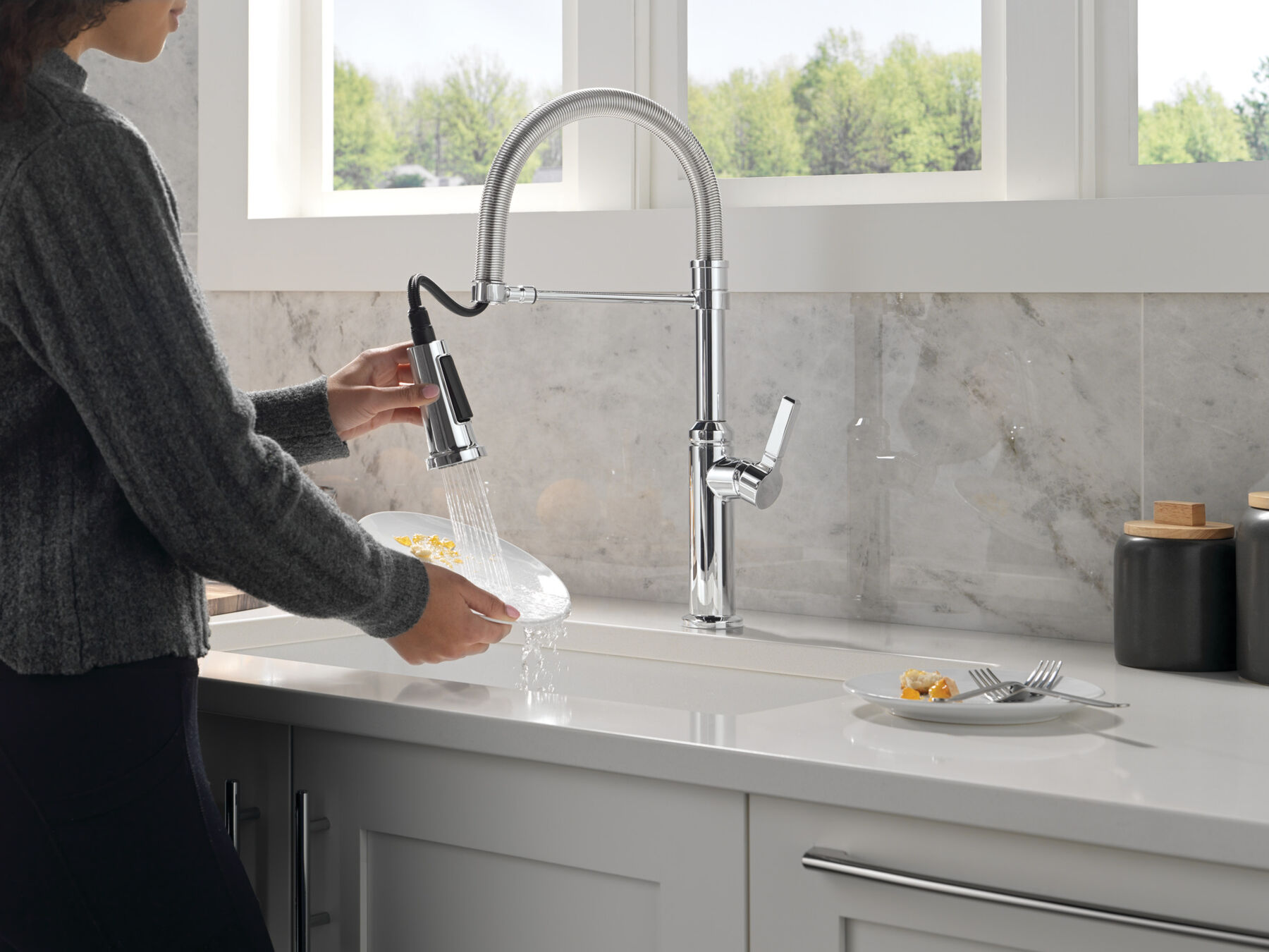 Single Handle Pull-Down Kitchen Faucet With Spring Spout