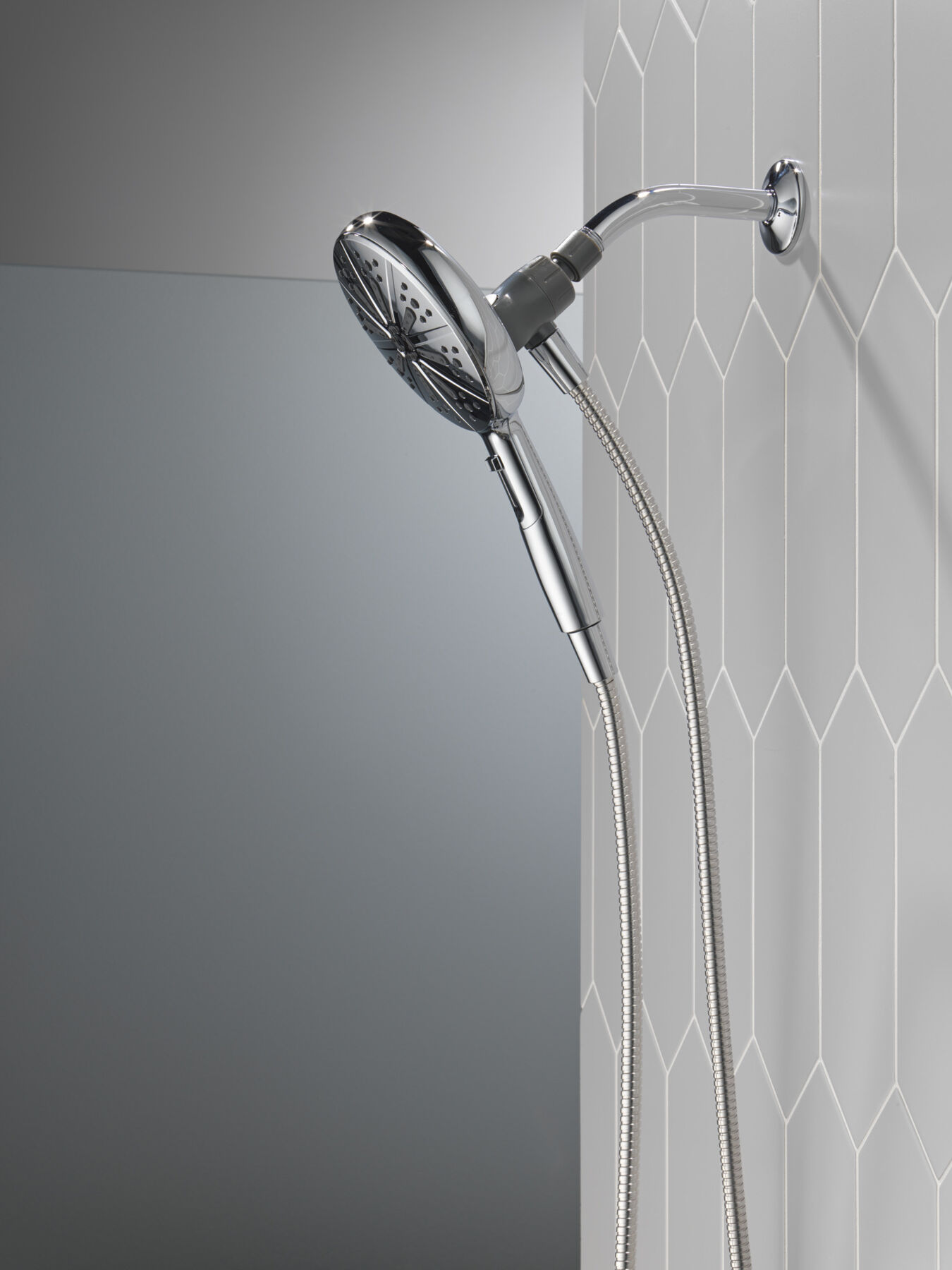 6-Setting SureDock&reg; Magnetic Hand Shower