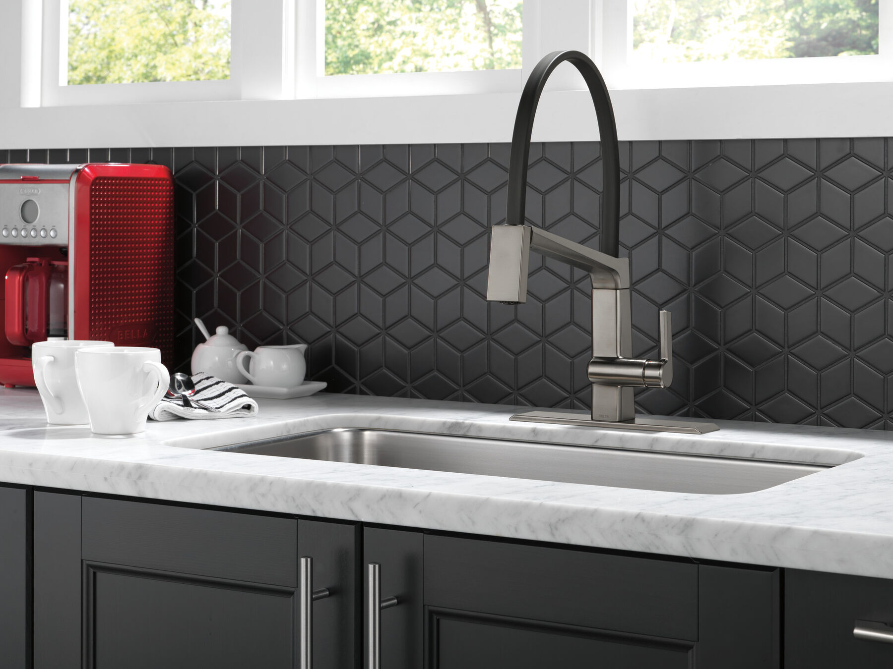 Single Handle Exposed Hose Kitchen Faucet