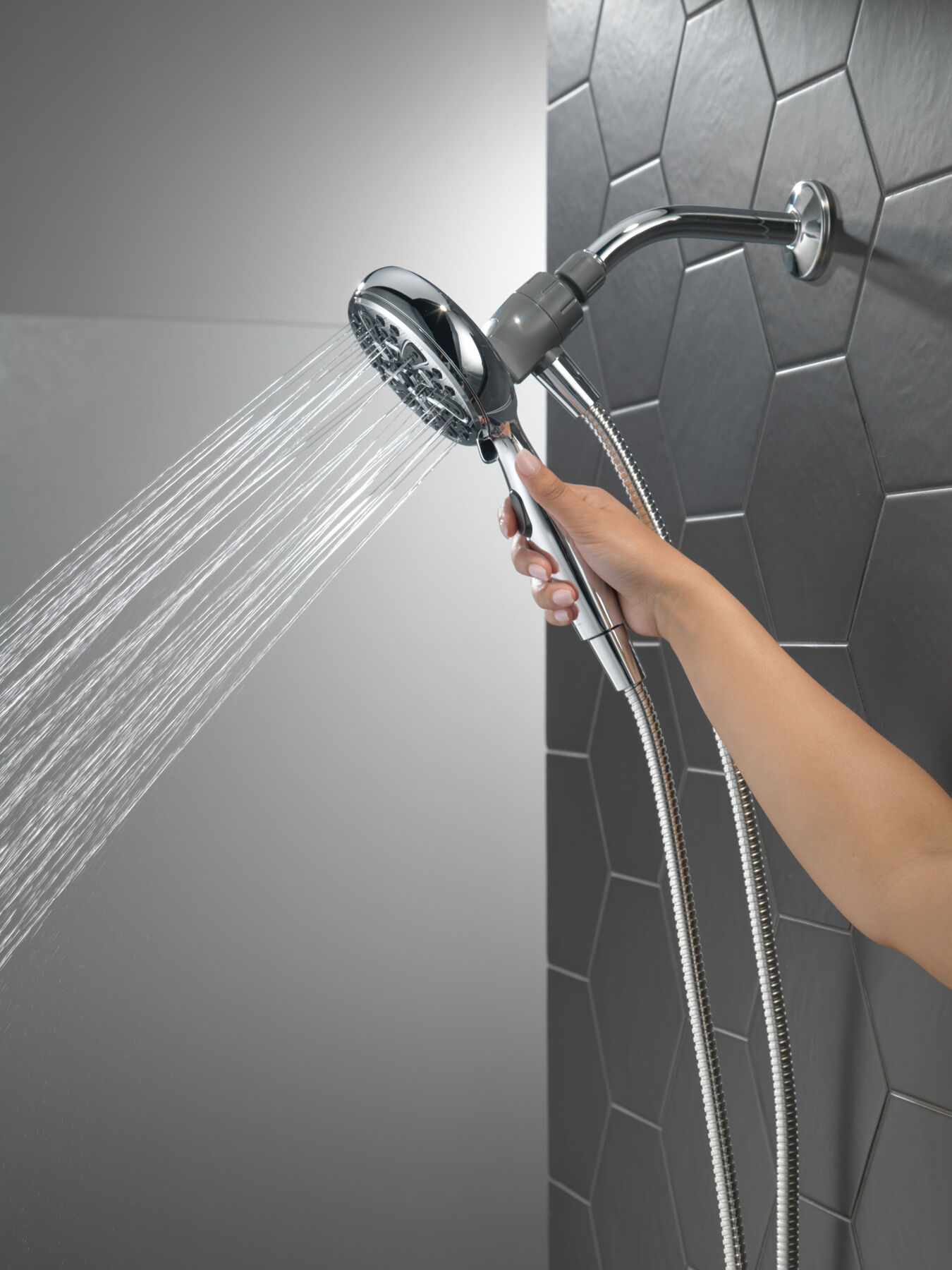 6-Setting SureDock&reg; Magnetic Hand Shower