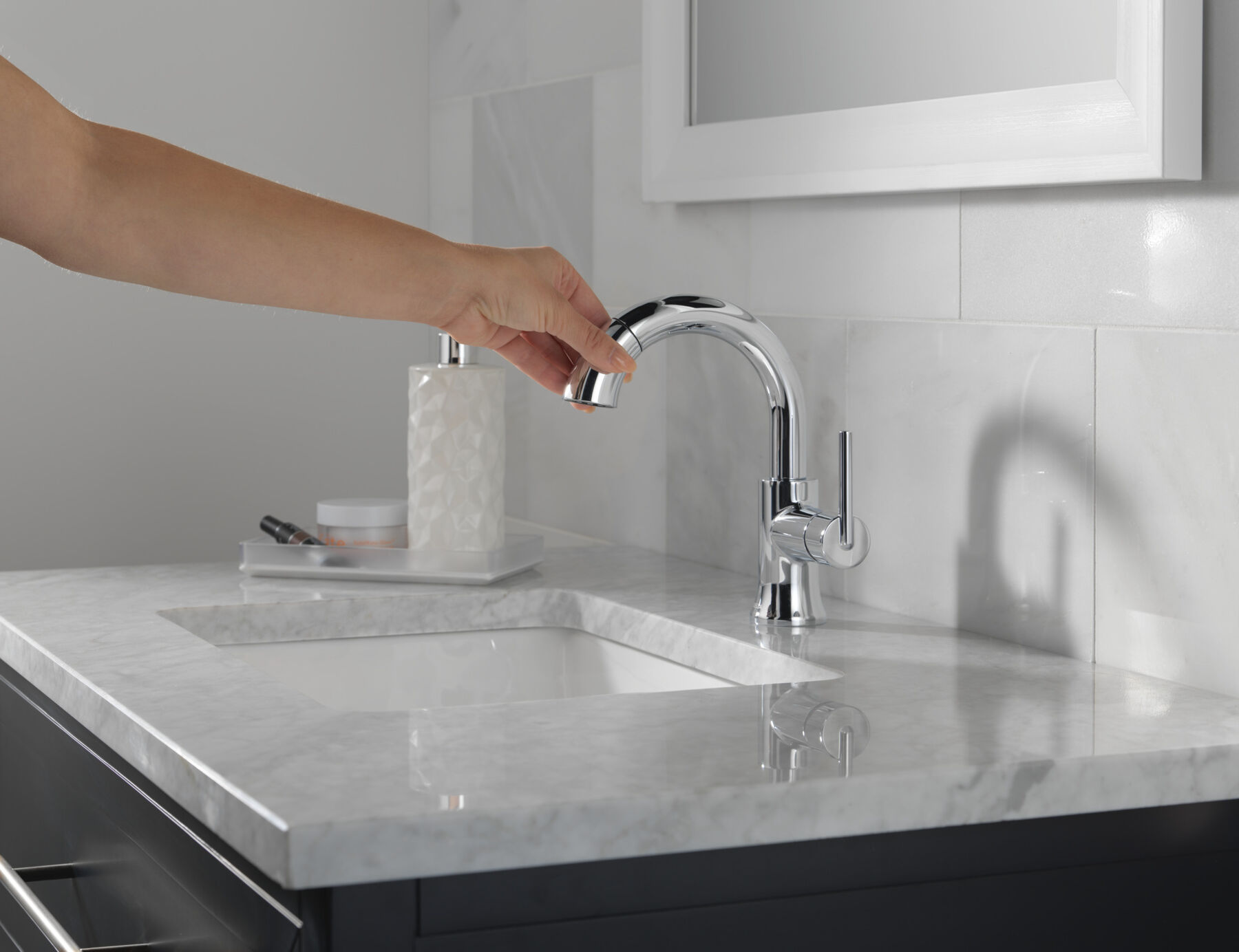 Single Handle Pull-Down Bathroom Faucet