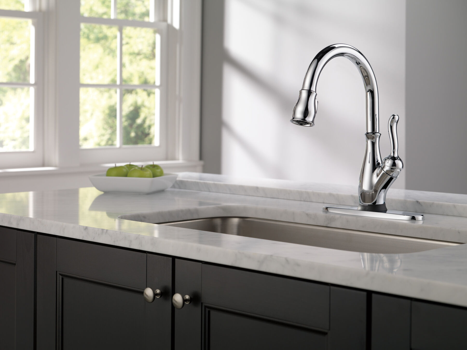 Single Handle Pull-Down Kitchen Faucet with Touch2O&reg; and ShieldSpray&reg; Technologies